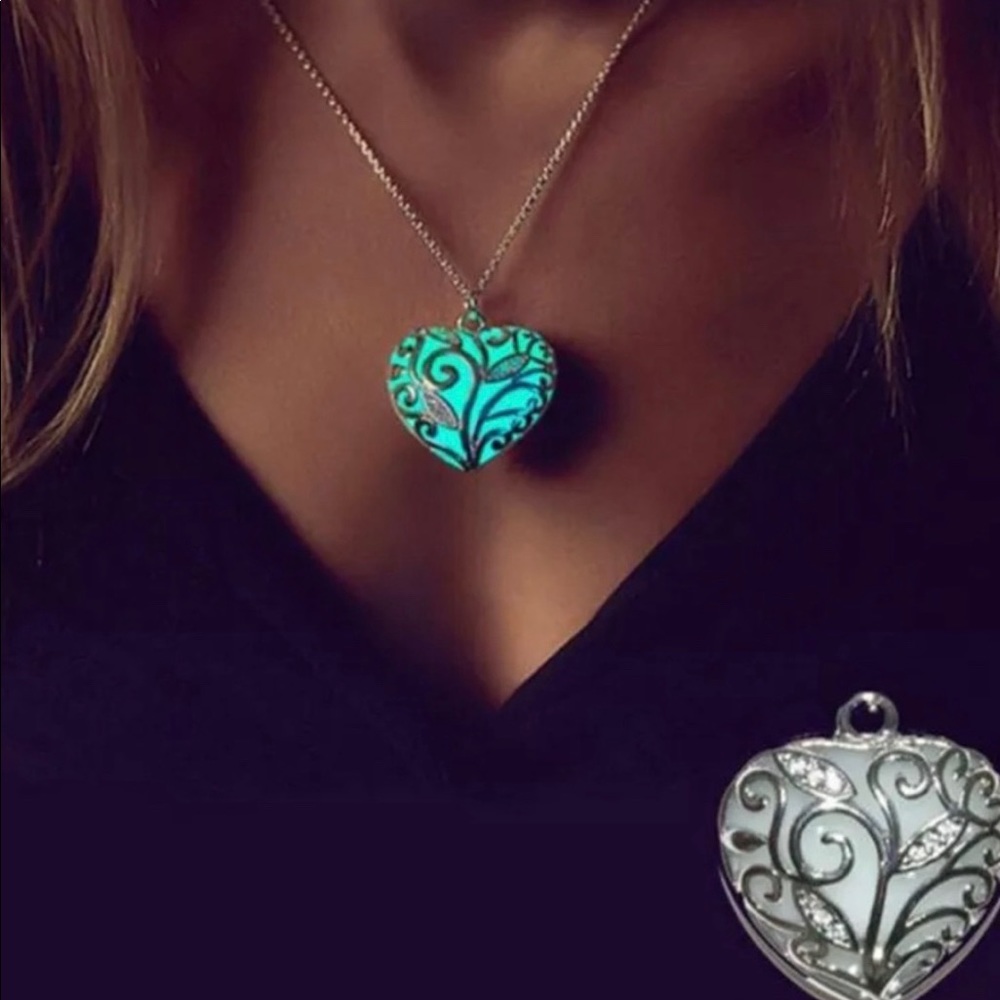 Beautiful Glow in the dark Necklace